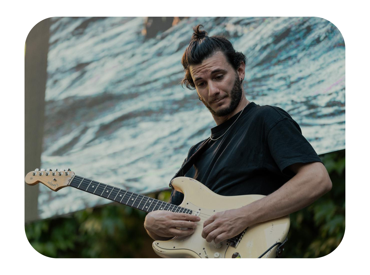 Elena Yaqubee - Band